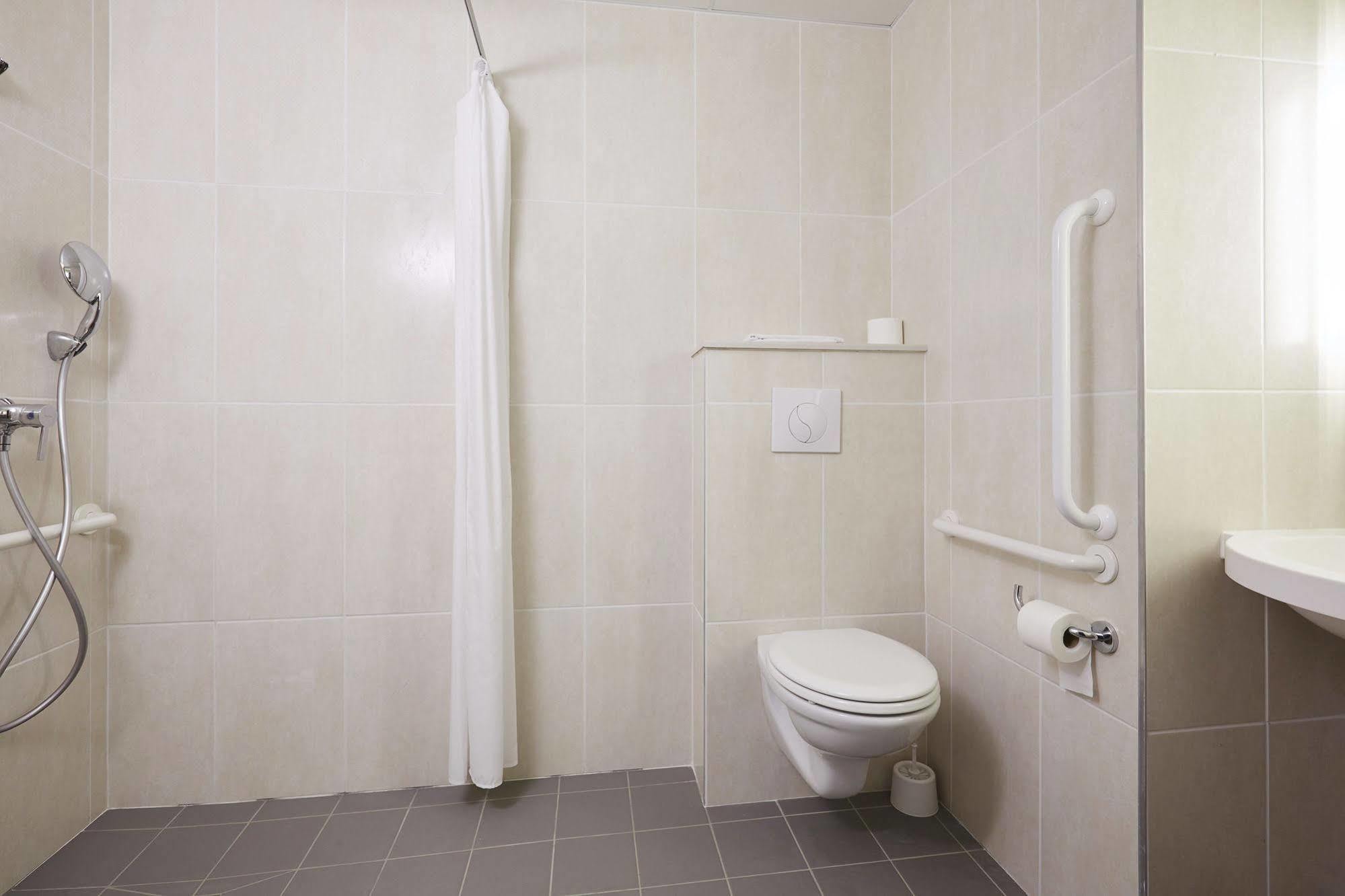 B&B Hotel Grenoble Universite 1 제이르 외부 사진